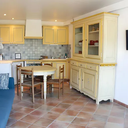 Appartement Accueillant A Raphael Avec Piscine Partagee 50 M² *